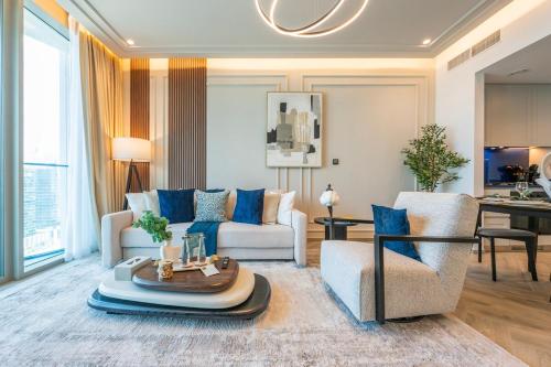 Designer 1 BR with Burj Khalifa and Canal Views