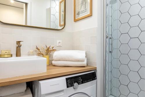 Peaceful Haven for 4 in Le Marais