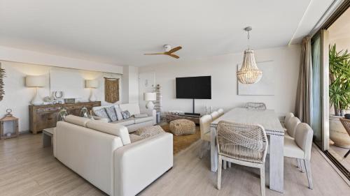 Luxurious 3BDR Salgados Flat with Pool by LovelyStay