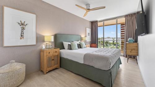Luxurious 3BDR Salgados Flat with Pool by LovelyStay