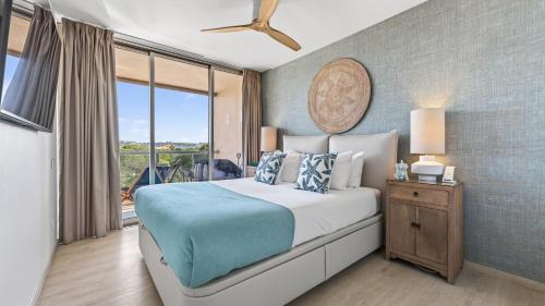 Luxurious 3BDR Salgados Flat with Pool by LovelyStay