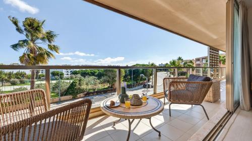 Luxurious 3BDR Salgados Flat with Pool by LovelyStay