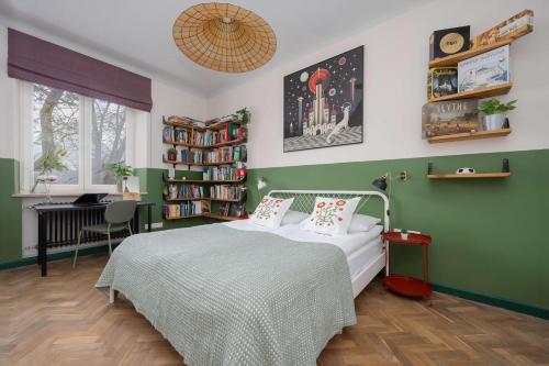 Modern Apartment with 2 Bedrooms Close to the PGE Stadium by Noclegi Renters