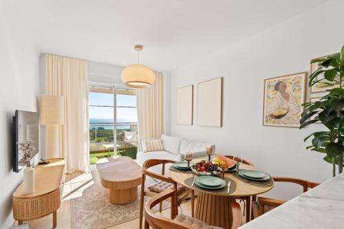 Charming apartment with seaview and a pool