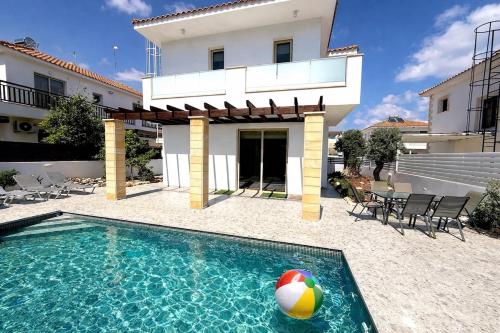 Alexa Beach Villa -Tourism License 9331