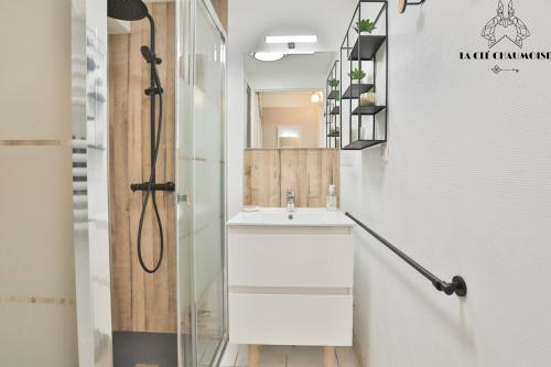 Maison paisible avec terrasse et piscine - Esprit vacances