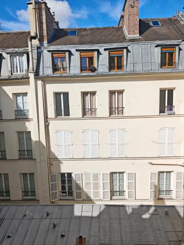 Charming Bright Studio 3 Min Walk to Opéra for 2