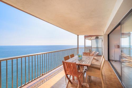 UHC COSTA PINOSMAR APARTMENTS