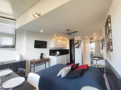 Studio 315, Port Vénus au village naturiste