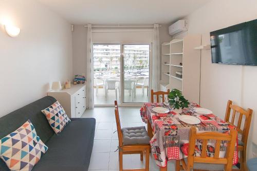 WELCS APARTAMENTO 333 EMP terraza con vistas al canal