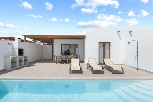 Villa Los Altos Brisa 11B by Escape Home