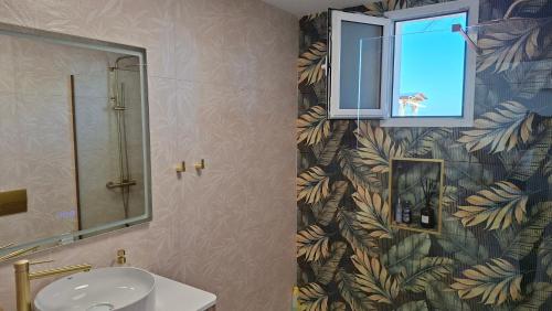Stylish Frontline Punta Prima Suite with Sea Views