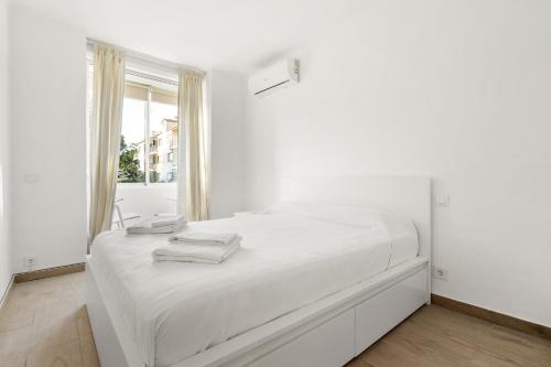 WELCS APARTAMENTO 334 EMP frente al mar