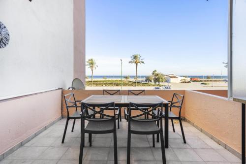 WELCS APARTAMENTO 334 EMP frente al mar