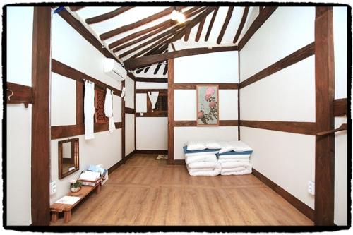 Gallery image of Dowon Guesthouse in Jeonju