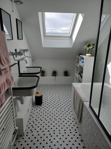 Maison conviviale terrasse & parking - 24H du Mans