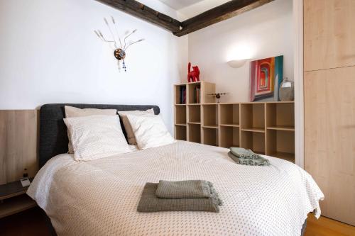 Luxury Top Floor 2BR with Paris Rooftop Views