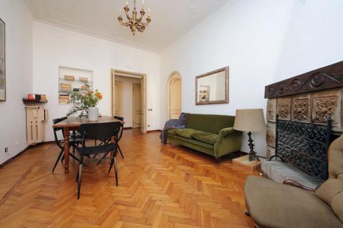 Cavour Giant Apartment