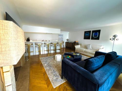 Sublime appartement 6P Montaigne, Champs-Elysées