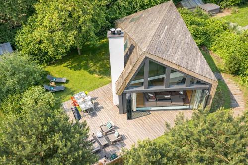 an overhead view of a house with a roof at Duynzoom 2 in De Koog