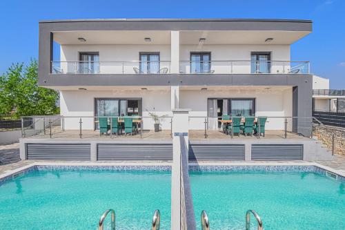 Villa Canfanaro 1&2 near Rovinj by Istrabook