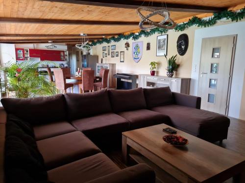 Mansion House, Your Private Paradise near Prague