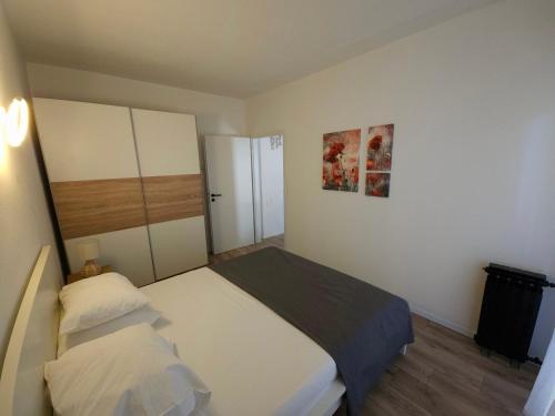 Mare Beachfront Apartment with Sea View