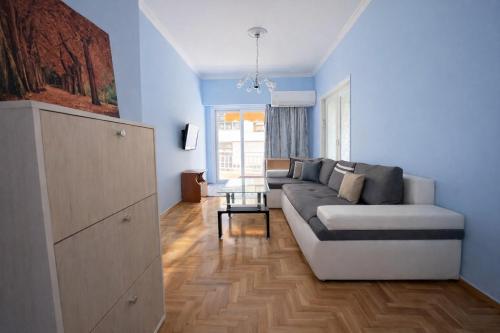 Athens Getaway - Perfect Stay for 4 by ΜΡS