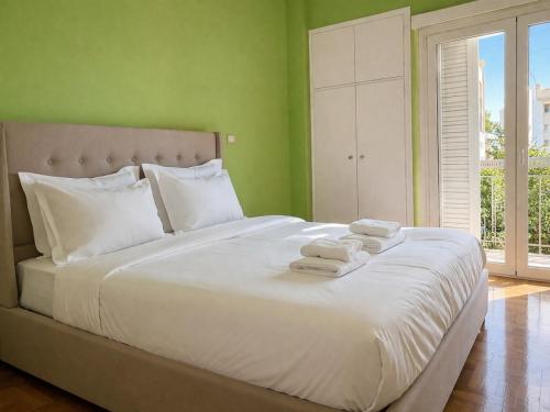Athens Getaway - Perfect Stay for 4 by ΜΡS