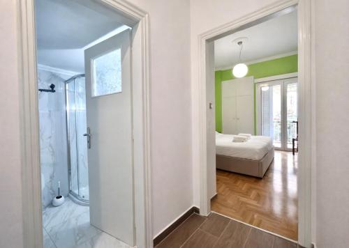 Athens Getaway - Perfect Stay for 4 by ΜΡS