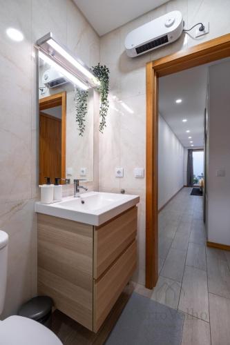 Elegancy - Porto Center 3BR by Porto Velho Apartamentos