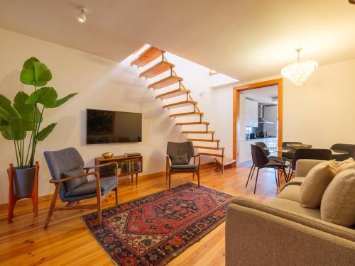 Breathtaking River-City View Two Private Terraces 3 Bedrooms and 3 Bathrooms 17th Century Building Central Bica Chiado District