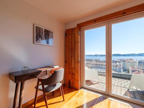 Breathtaking River-City View Two Private Terraces 3 Bedrooms and 3 Bathrooms 17th Century Building Central Bica Chiado District