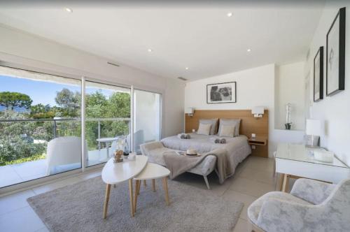 FRGK PARADOU Contemporary Luxury Villa Panoramic Sea View, Pool & Ultra-Fast Wi-Fi