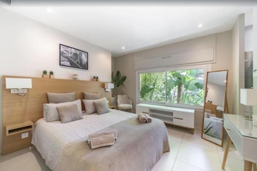 FRGK PARADOU Contemporary Luxury Villa Panoramic Sea View, Pool & Ultra-Fast Wi-Fi
