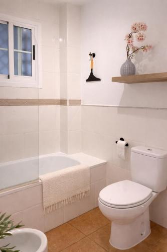 La Amapola, a Little Oasis with Sea View, Pool & Terrace in Nerja