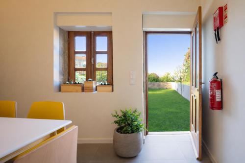 423 Garden Home 2 Minutes from Metro Walk to Porto