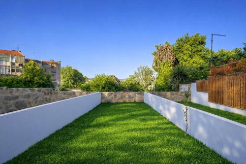 423 Garden Home 2 Minutes from Metro Walk to Porto