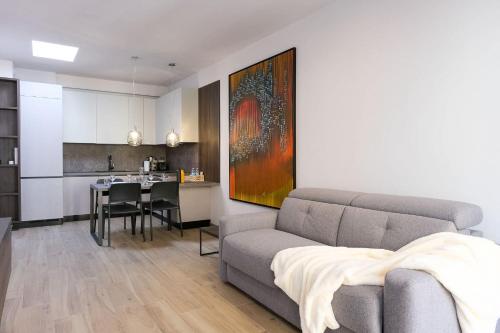 Modern Apt in Milan near Porta Romana Balcony