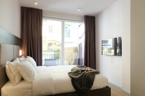 Modern Apt in Milan near Porta Romana Balcony