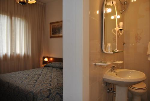 Koupelna v ubytování Hotel Archimede