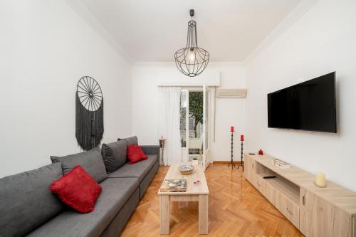 Sunlit Urban Oasis in Vibrant Palaio Faliro