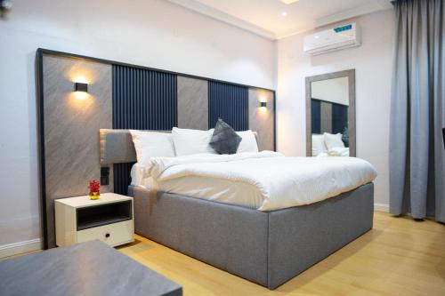Gallery image of Twinny Hotel & Suites in Lagos