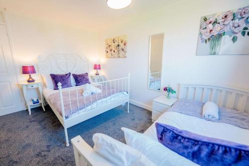 3BR Family House with Games Room & Free Parking & Fast WiFi photo 22