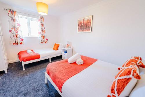 3BR Family House with Games Room & Free Parking & Fast WiFi photo 25
