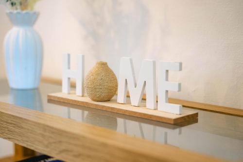 3BR Family House with Games Room & Free Parking & Fast WiFi photo 38