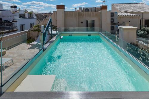 New stylish - Swimming pool solarium -Feria 23