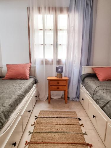Casa Del Angel 2, Cosy 2 bed apartment,150m from Playa Los Locos plus beautiful swimming pool