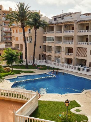 Casa Del Angel 2, Cosy 2 bed apartment,150m from Playa Los Locos plus beautiful swimming pool
