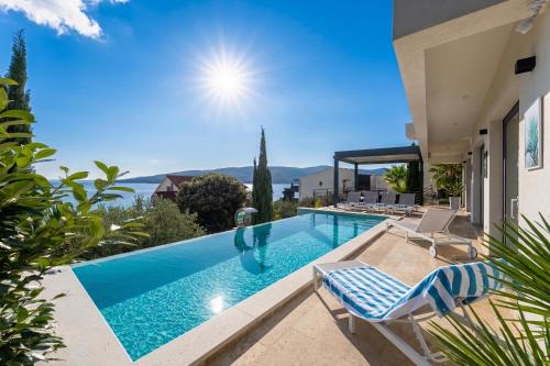 Villa White Palm Excelsior